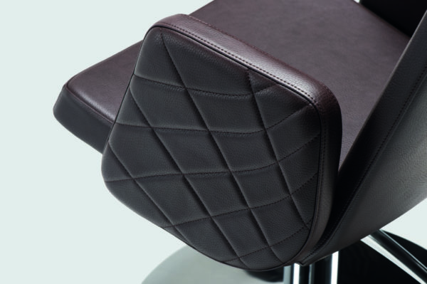 ST_Vogue_Detail_armrest